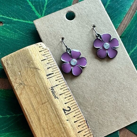 BOGO FREE PINK FLOWER EARRINGS - Picture 5 of 5